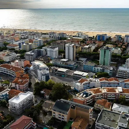 Apartmán Contemporary Featuring A Rooftop Pool Bibione